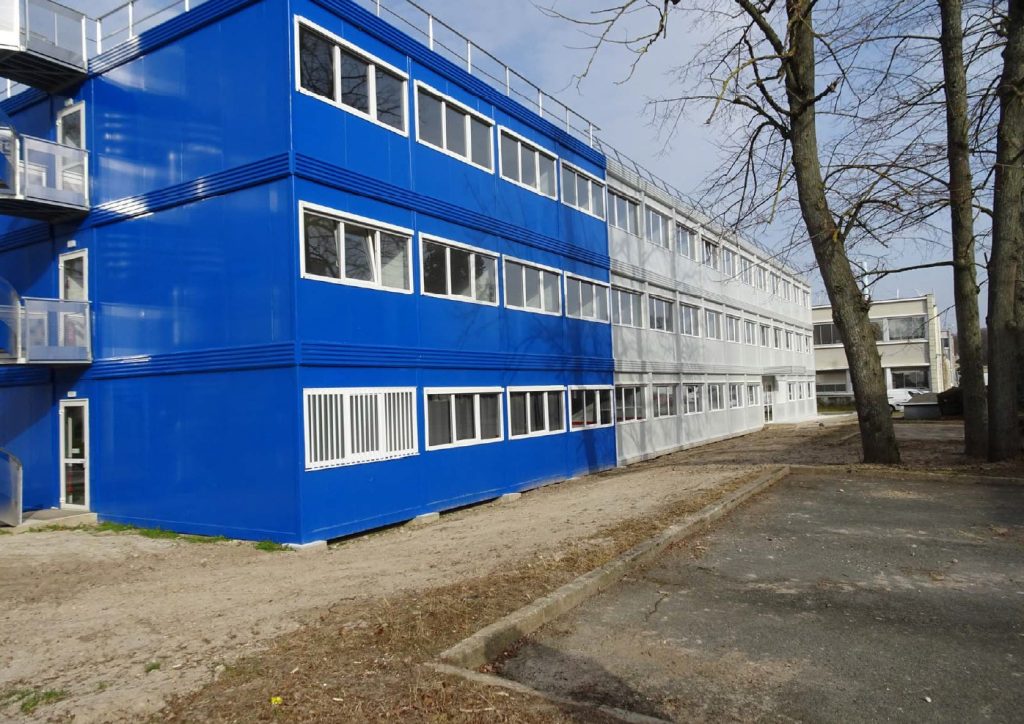1 700 m² de bâtiments modulaires reconditionnés au service du Pôle Défense du Commissariat à l’Énergie Atomique (CEA) à Bruyères-le-Châtel (91)