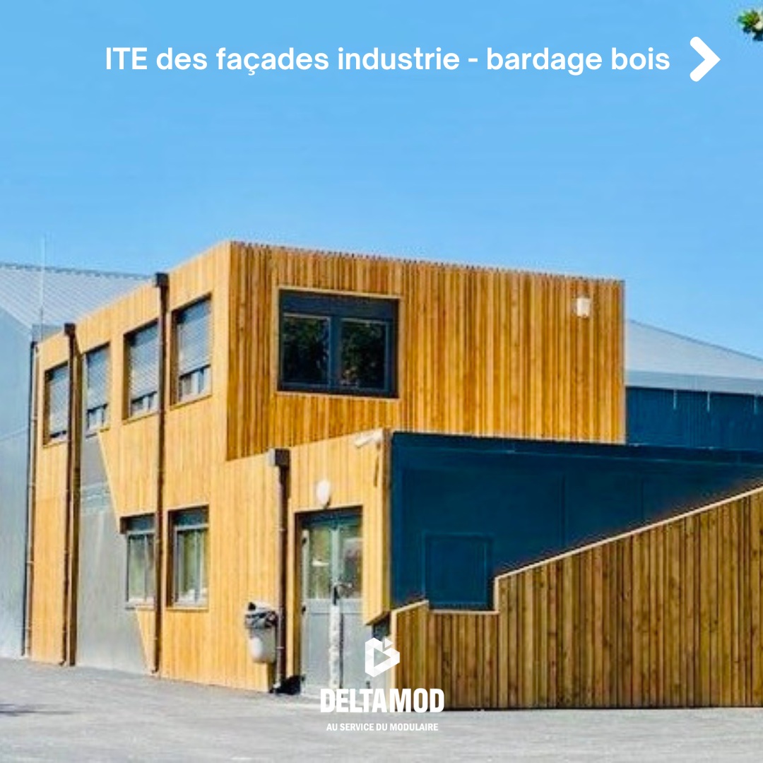 rénovation de la façade avec un bardage d'un bâtiment modulaire pour bureaux